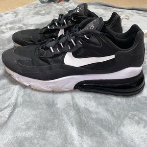 Nike 270 Reacts
